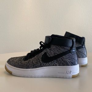 Nike Air Force 1 Mid Flyknit Oreo Size 7.5
